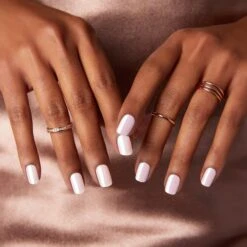 Pearl Glaze -Best Nail Shop GAM256 PearlGlaze Lifestyle 1