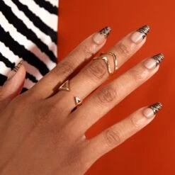 Kitty Claws -Best Nail Shop PO102 KittyClaws Hand Final